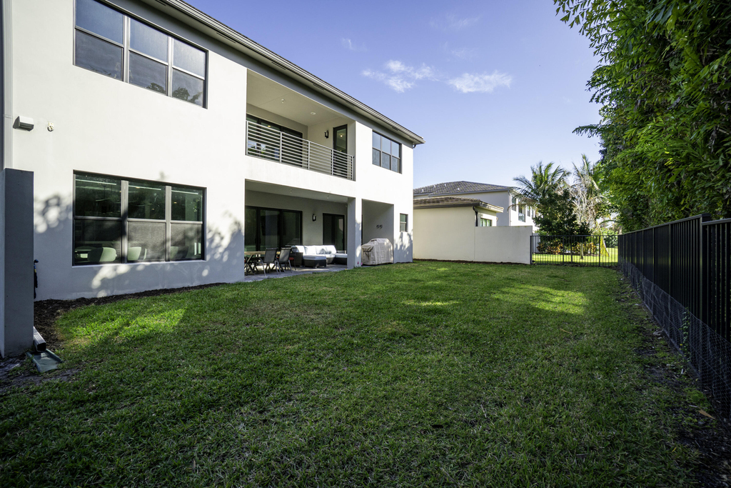 17081 Five Waters Avenue - Photo 17
