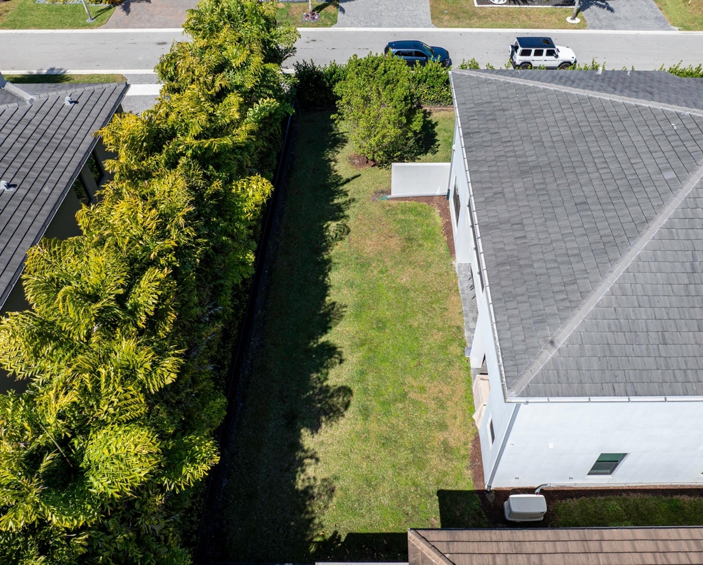 17081 Five Waters Avenue - Photo 9