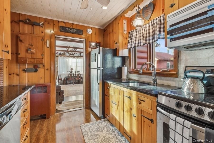 1850 Sterling Road - Photo 17