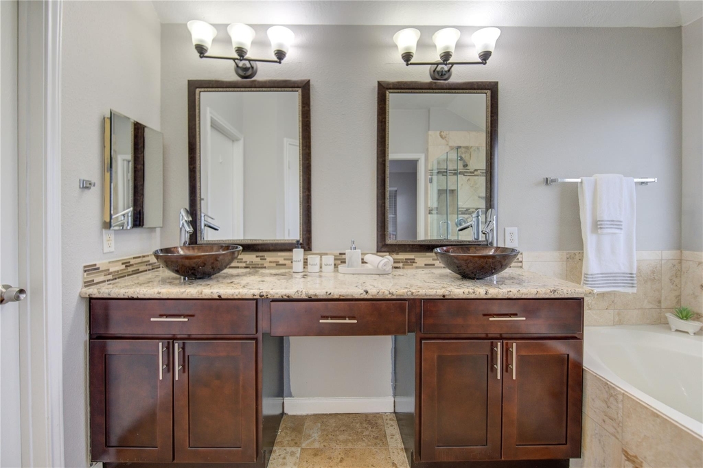 14802 Newton Falls Lane - Photo 19