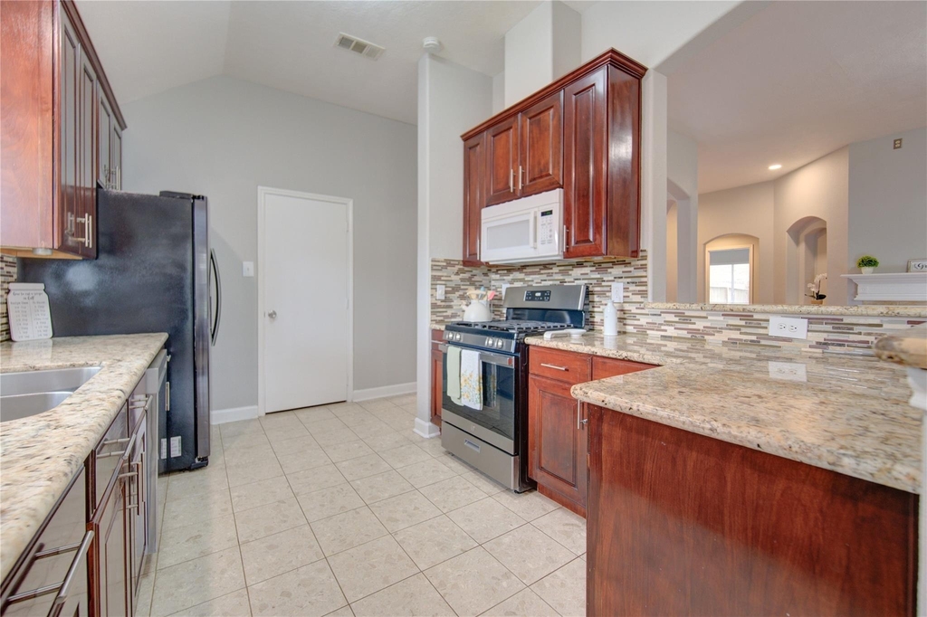 14802 Newton Falls Lane - Photo 5