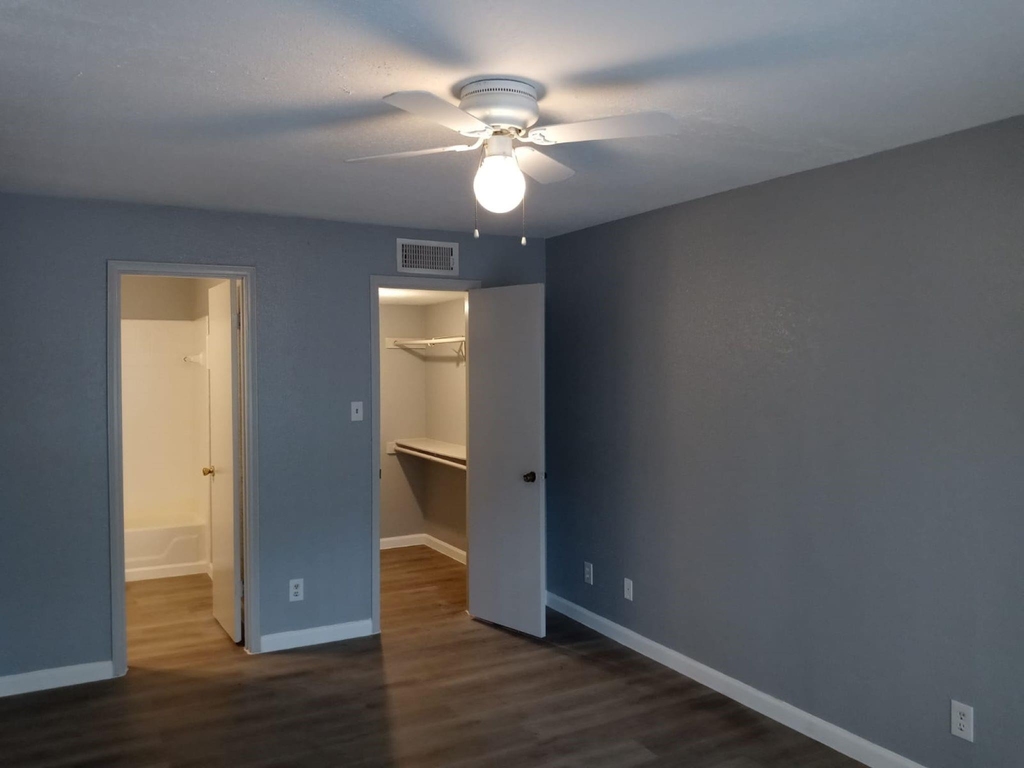 9700 Leawood Boulevard - Photo 10