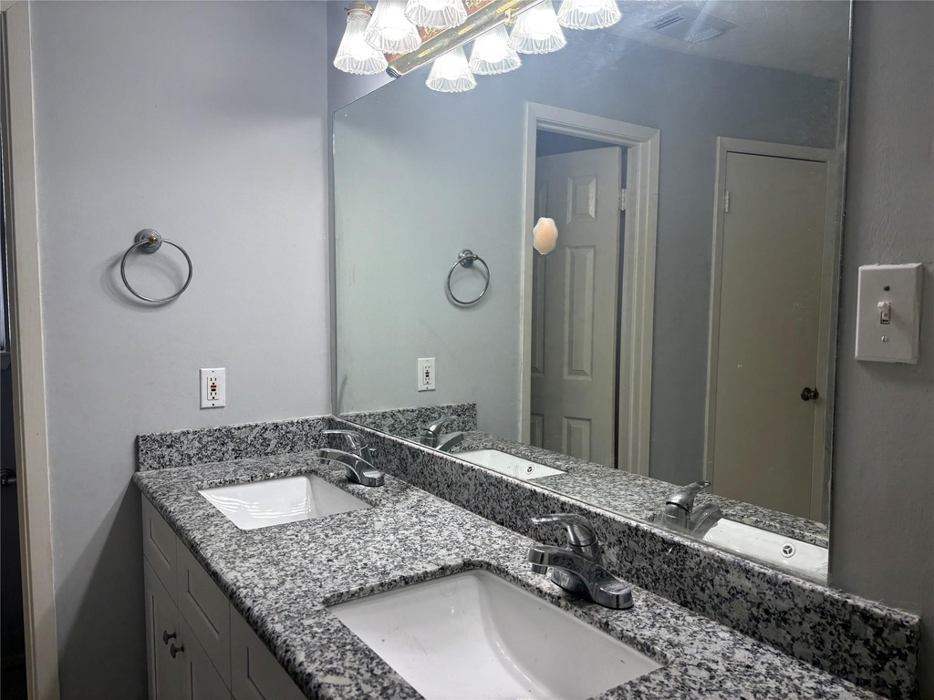 402 Oak Harbor Drive - Photo 2