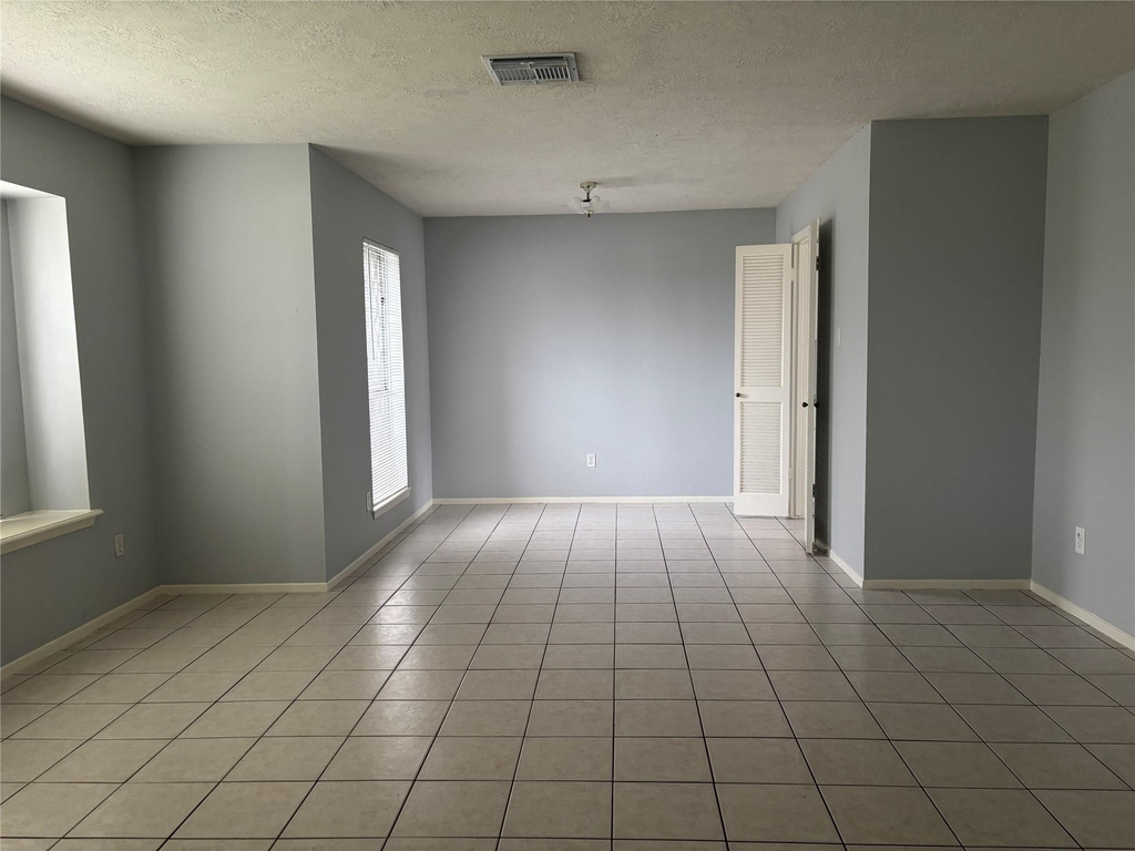 402 Oak Harbor Drive - Photo 3