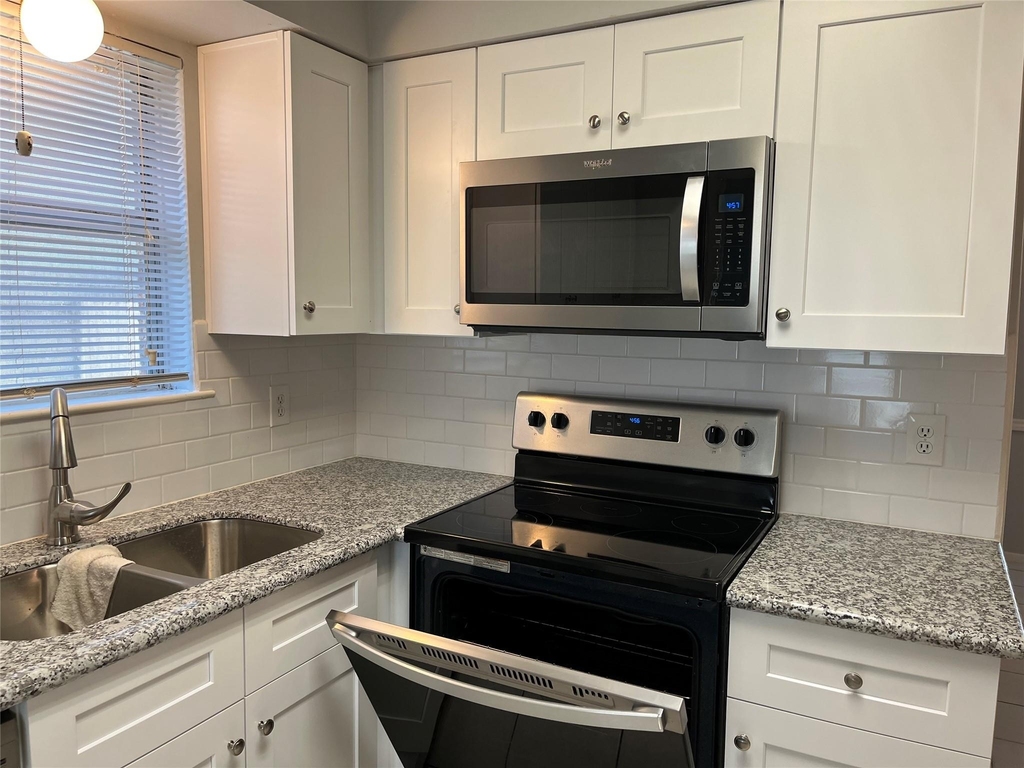 402 Oak Harbor Drive - Photo 12