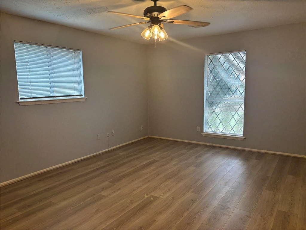 402 Oak Harbor Drive - Photo 17