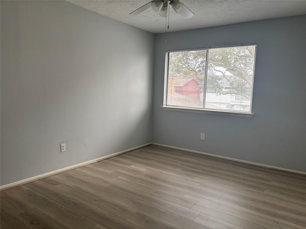 402 Oak Harbor Drive - Photo 5