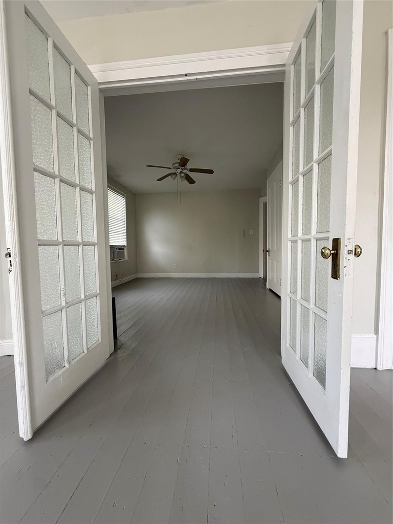 2121 Avenue K - Photo 7
