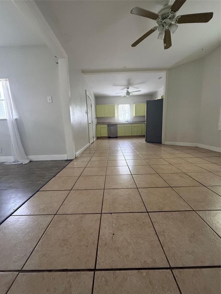 2121 Avenue K - Photo 10