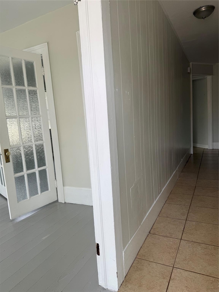 2121 Avenue K - Photo 3