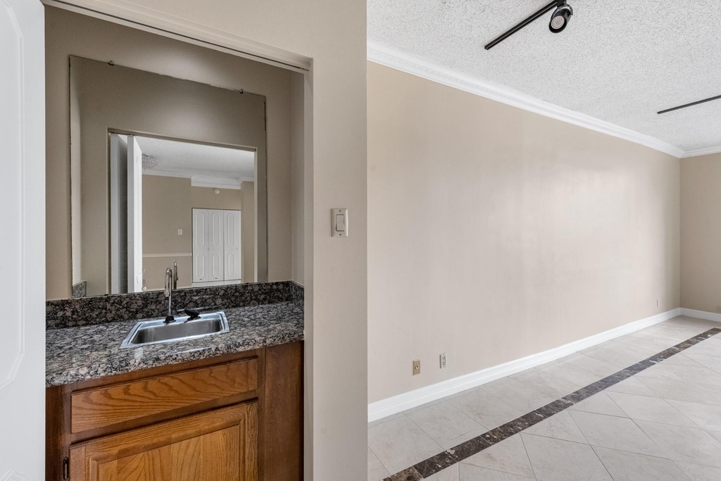 5150 Hidalgo Street - Photo 9