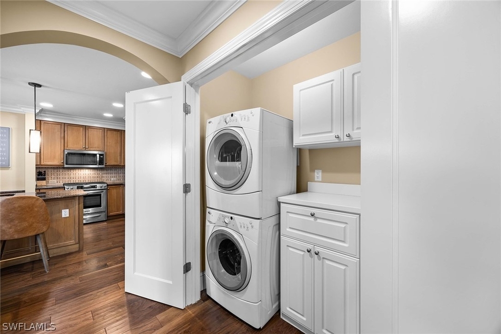 9123 Strada Place - Photo 17