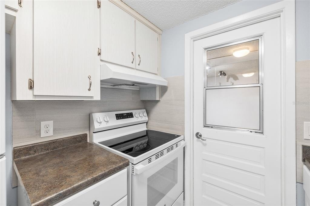 4948 Getner Street - Photo 9