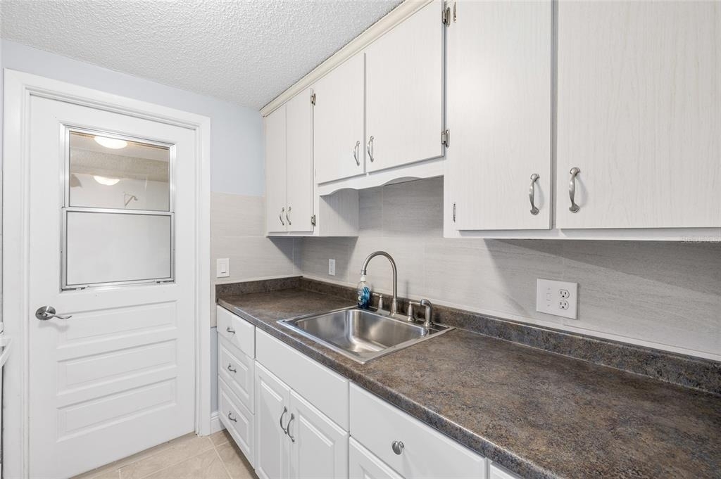 4948 Getner Street - Photo 10