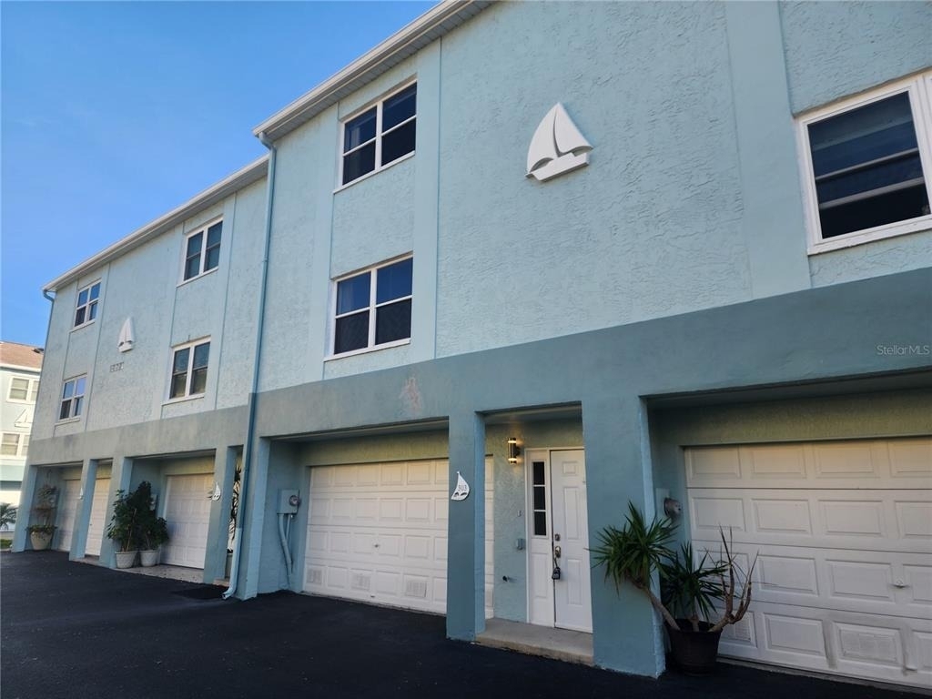 1101 Pinellas Bayway S - Photo 1