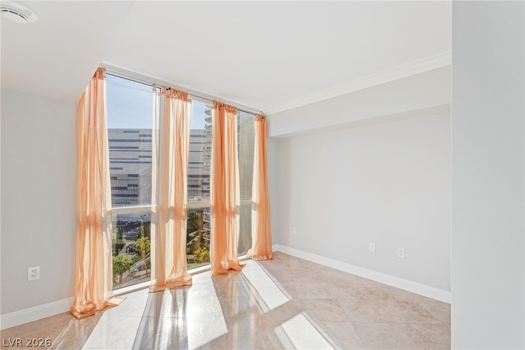 2777 Paradise Road - Photo 17