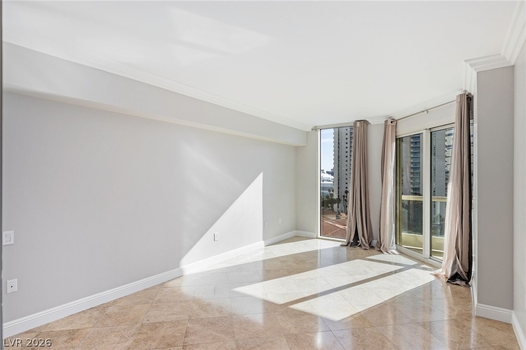 2777 Paradise Road - Photo 21