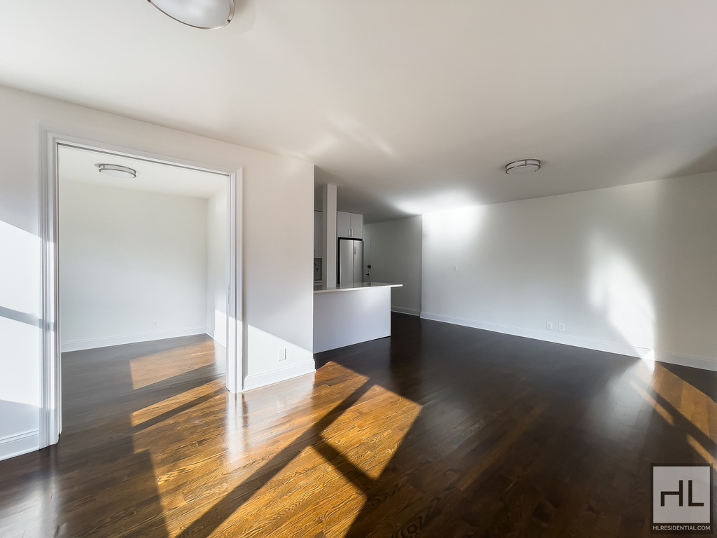 East 56 Street - Photo 2