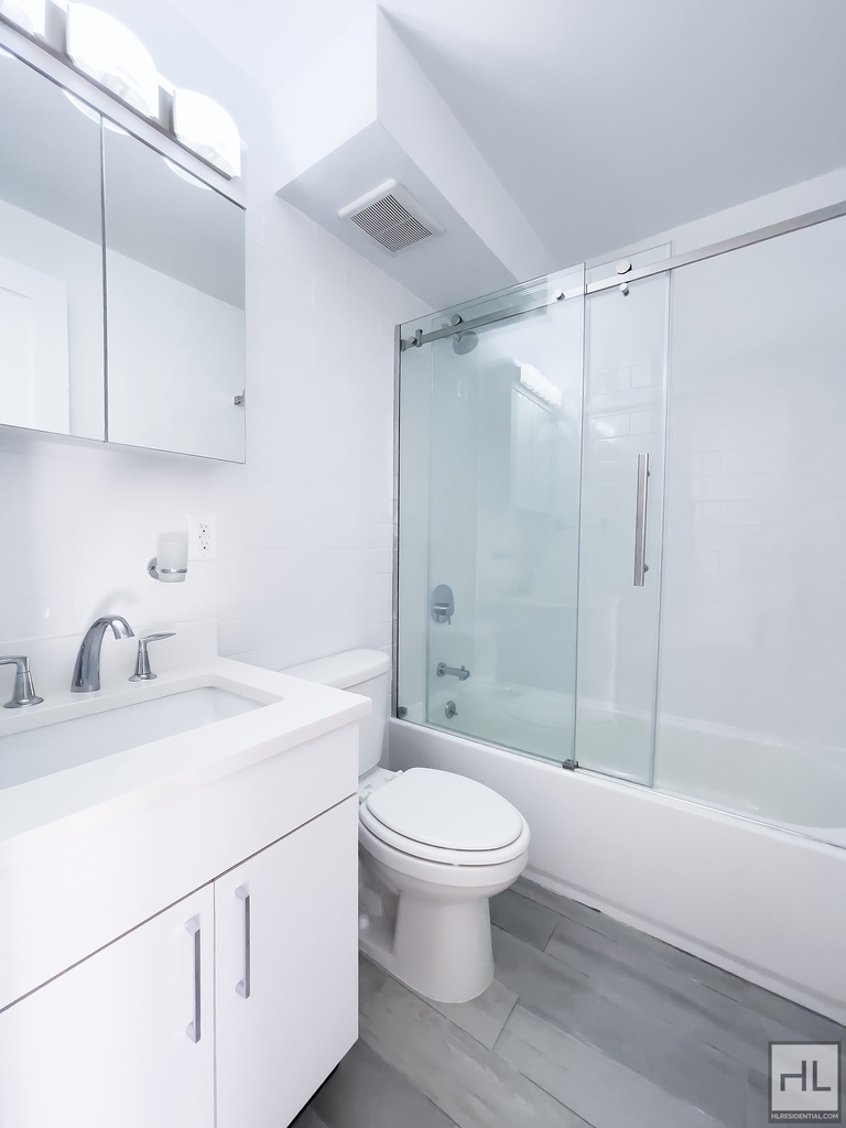 East 56 Street - Photo 10
