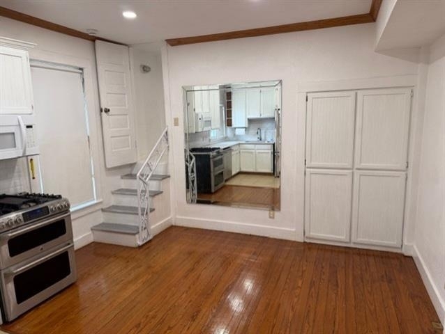 911 17th Street - Photo 2