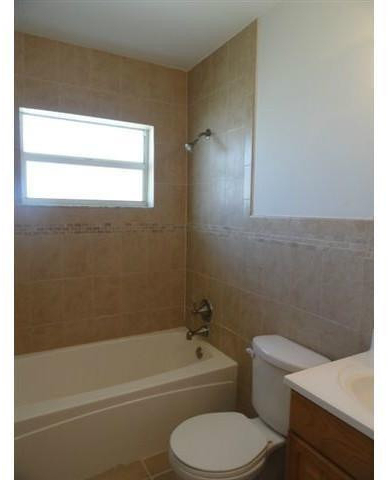 1301 Ne 15th Street - Photo 2