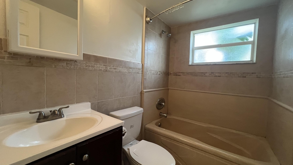 1301 Ne 15th Street - Photo 7