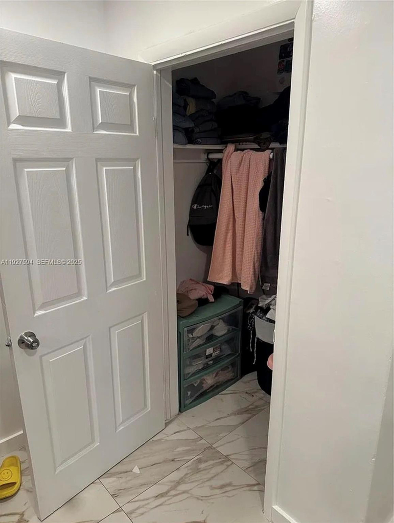 3932 Sw 12th Place - Photo 11