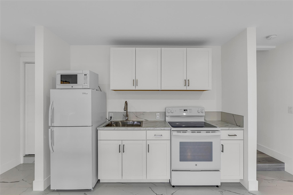 616 3rd Key Drive - Photo 11