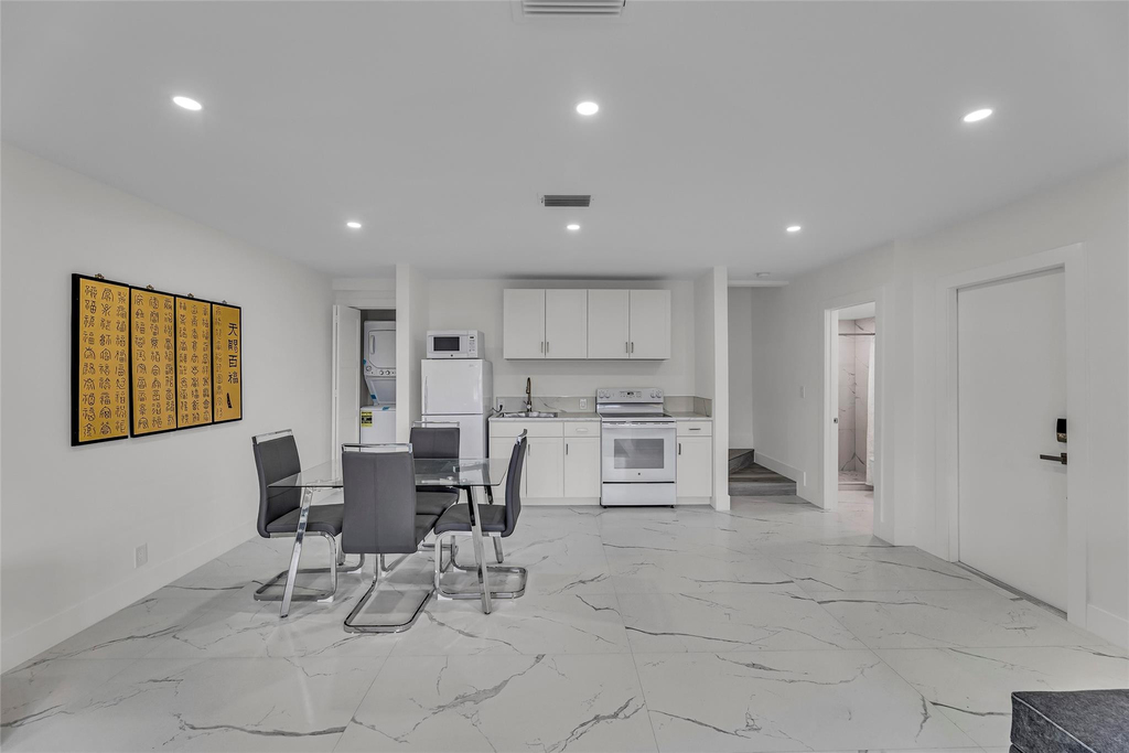 616 3rd Key Drive - Photo 8