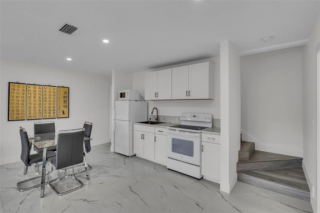 616 3rd Key Drive - Photo 10