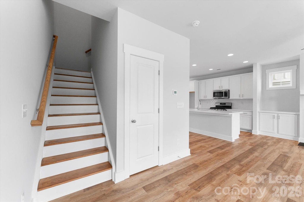 628 Amalfi Drive - Photo 10