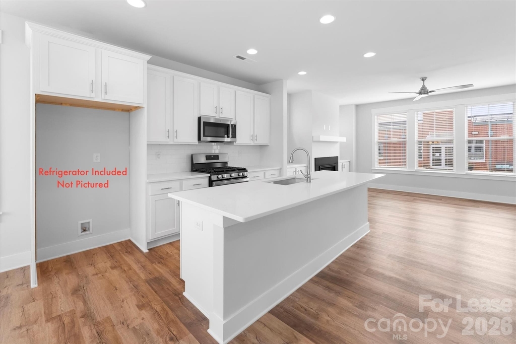 628 Amalfi Drive - Photo 6