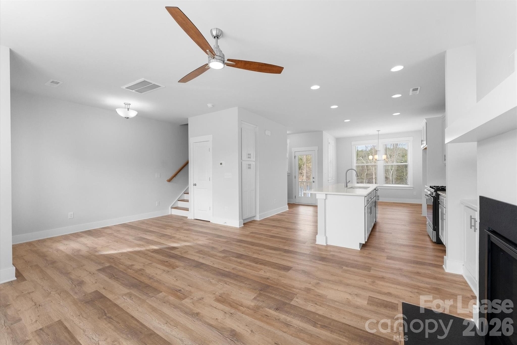 628 Amalfi Drive - Photo 4
