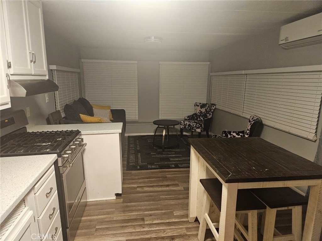 1453 Prospect - Photo 2