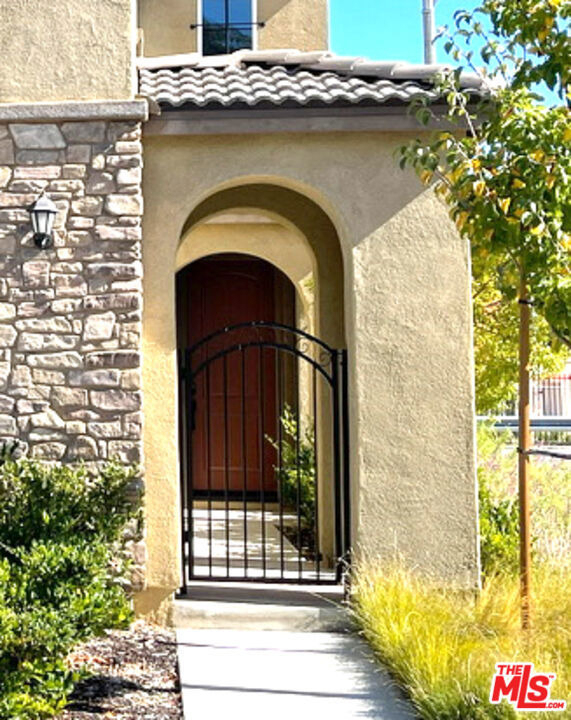 42720 Azure Street - Photo 2