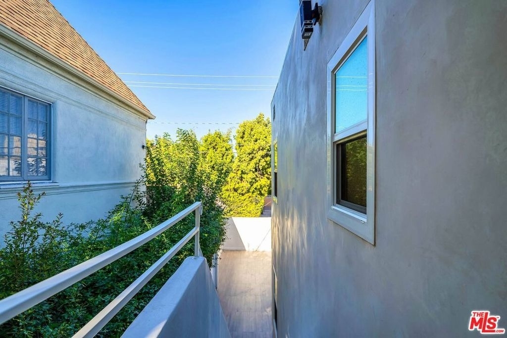 9345 W Olympic Boulevard - Photo 24