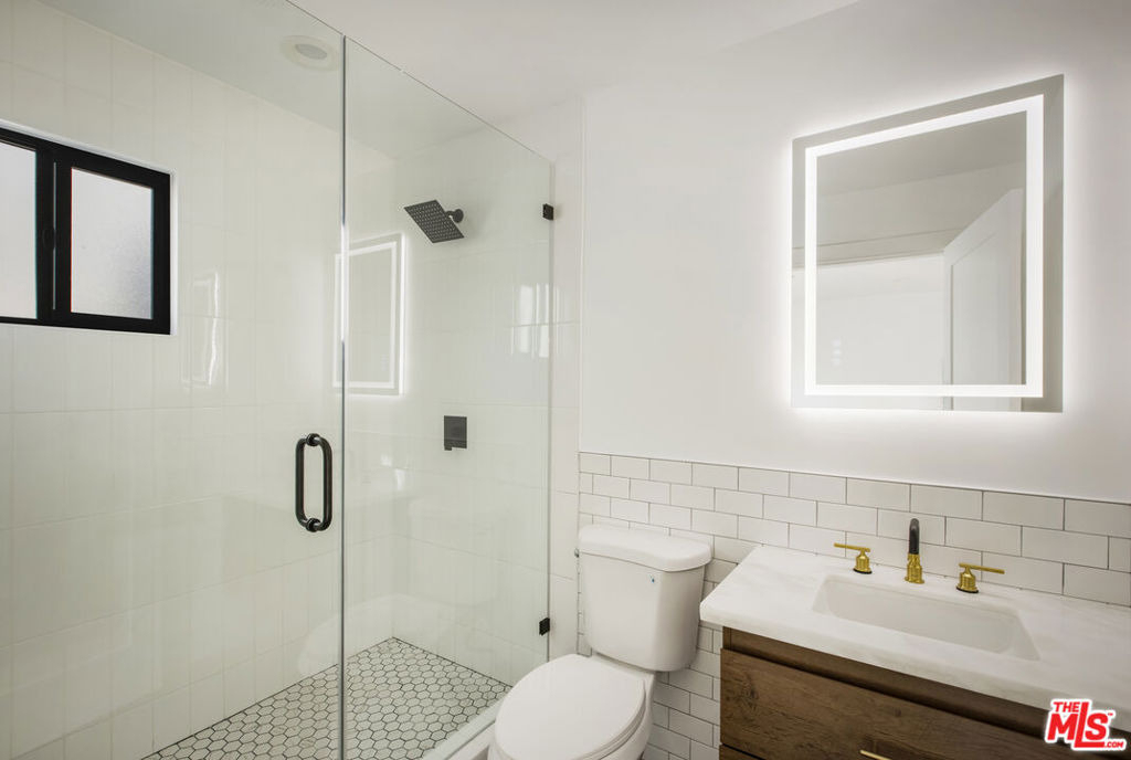 2653 Vineyard Avenue - Photo 7