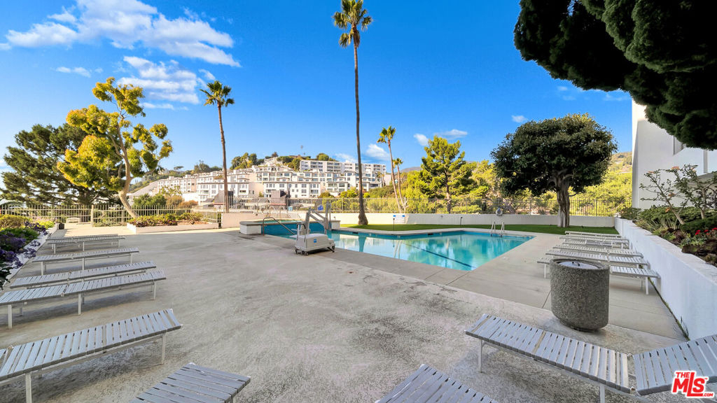 17350 W Sunset Boulevard - Photo 15