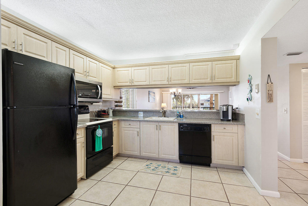 275 Palm Avenue - Photo 5