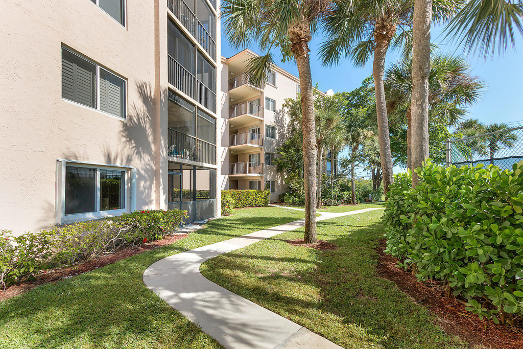 275 Palm Avenue - Photo 31