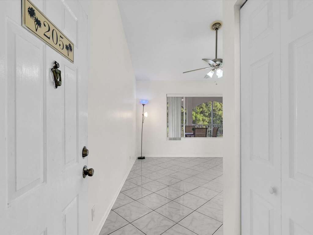 815 W Boynton Beach Boulevard - Photo 4