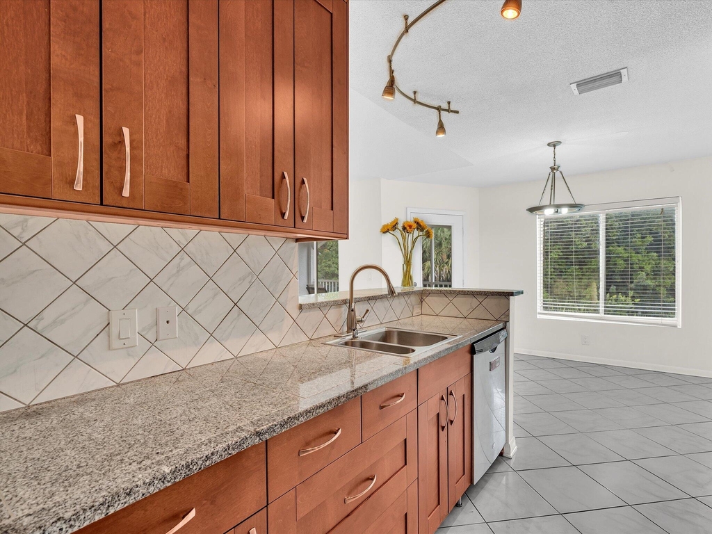 815 W Boynton Beach Boulevard - Photo 21