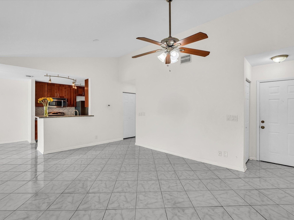 815 W Boynton Beach Boulevard - Photo 8