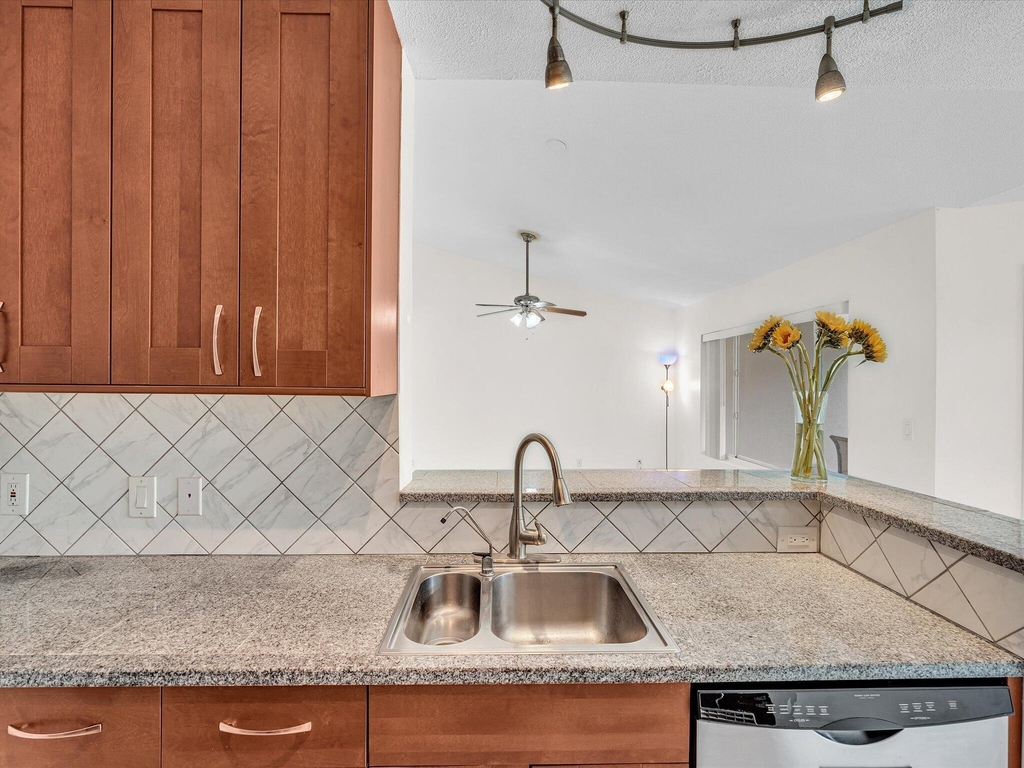 815 W Boynton Beach Boulevard - Photo 22