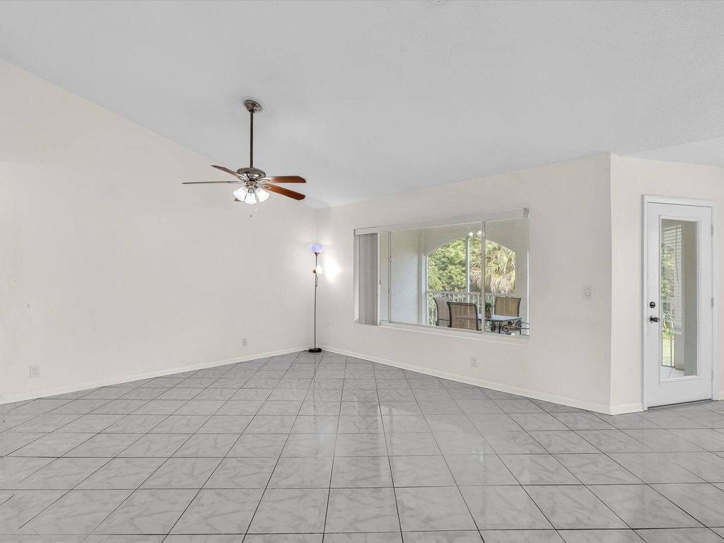 815 W Boynton Beach Boulevard - Photo 10