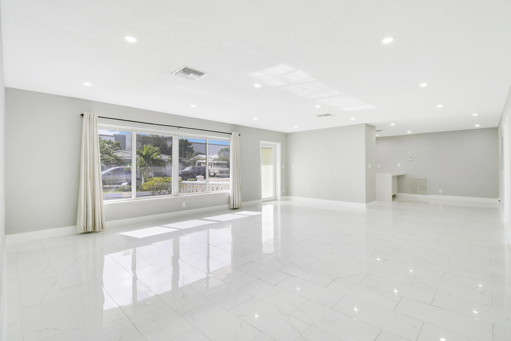1231 Sw 32nd Street - Photo 6