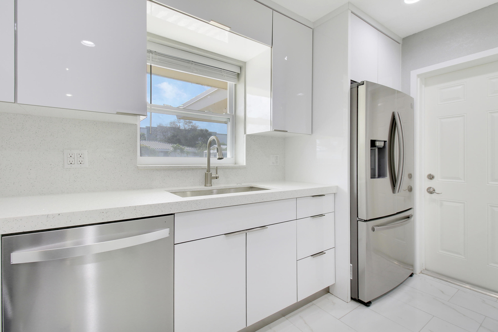 1231 Sw 32nd Street - Photo 12