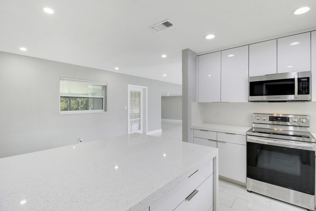 1231 Sw 32nd Street - Photo 14