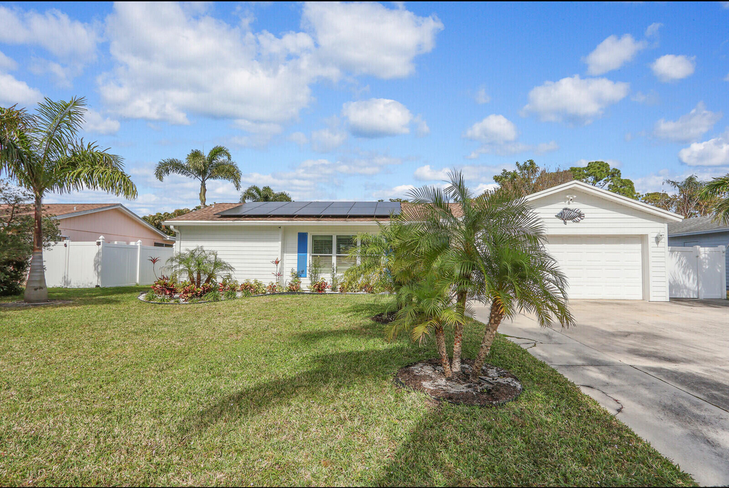 609 Oak Terrace - Photo 1