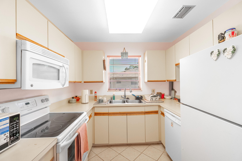 33 Lake Vista Trail - Photo 7